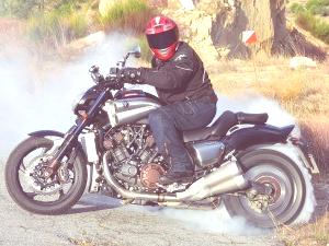 Yamaha_V-Max_1700_4173_4
