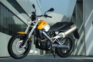 bmw-g-650-xcountry-2009 4
